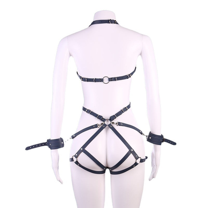 Ropa de cuero reversible de bondage ajustada con correas para mujer